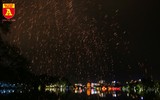 Hà Nội rực rỡ pháo hoa trong thời khắc giao thừa